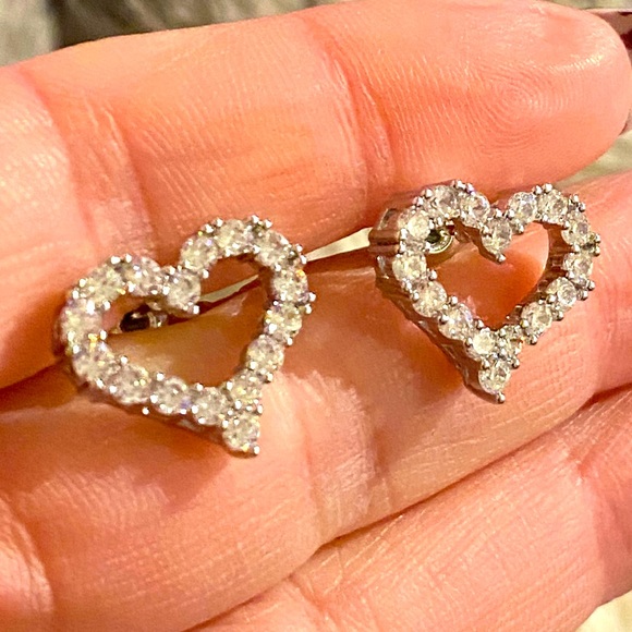 The Dazzle Heart 925 Silver White Sapphire earrings - Picture 3 of 13